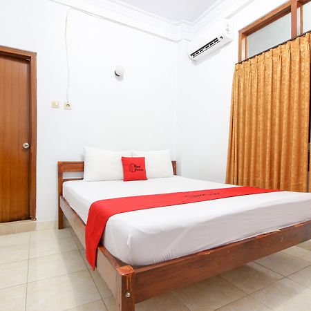 Reddoorz Plus Near Alun Alun Selatan Джокякарта Екстериор снимка